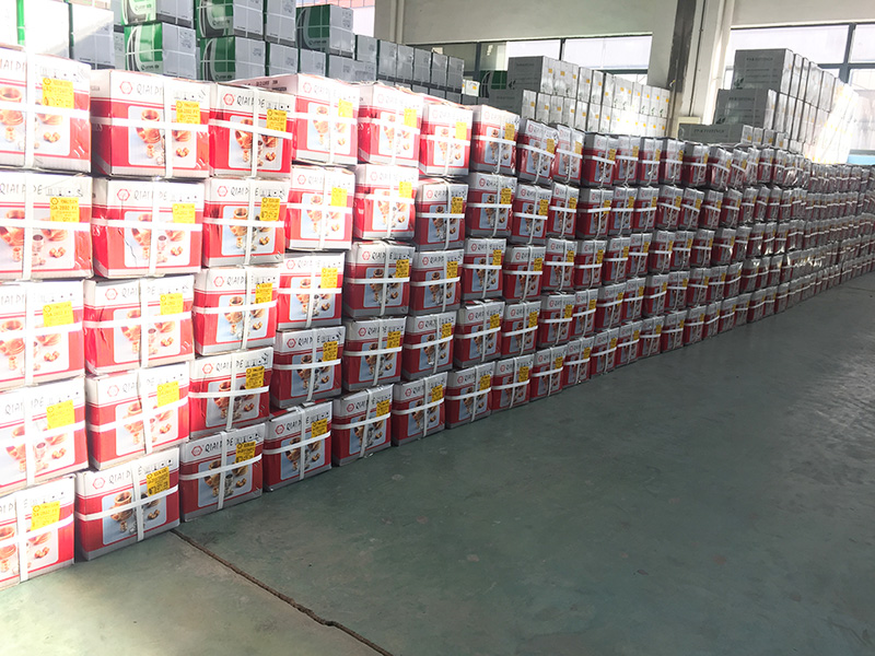 黃銅管件內(nèi)貿(mào)倉